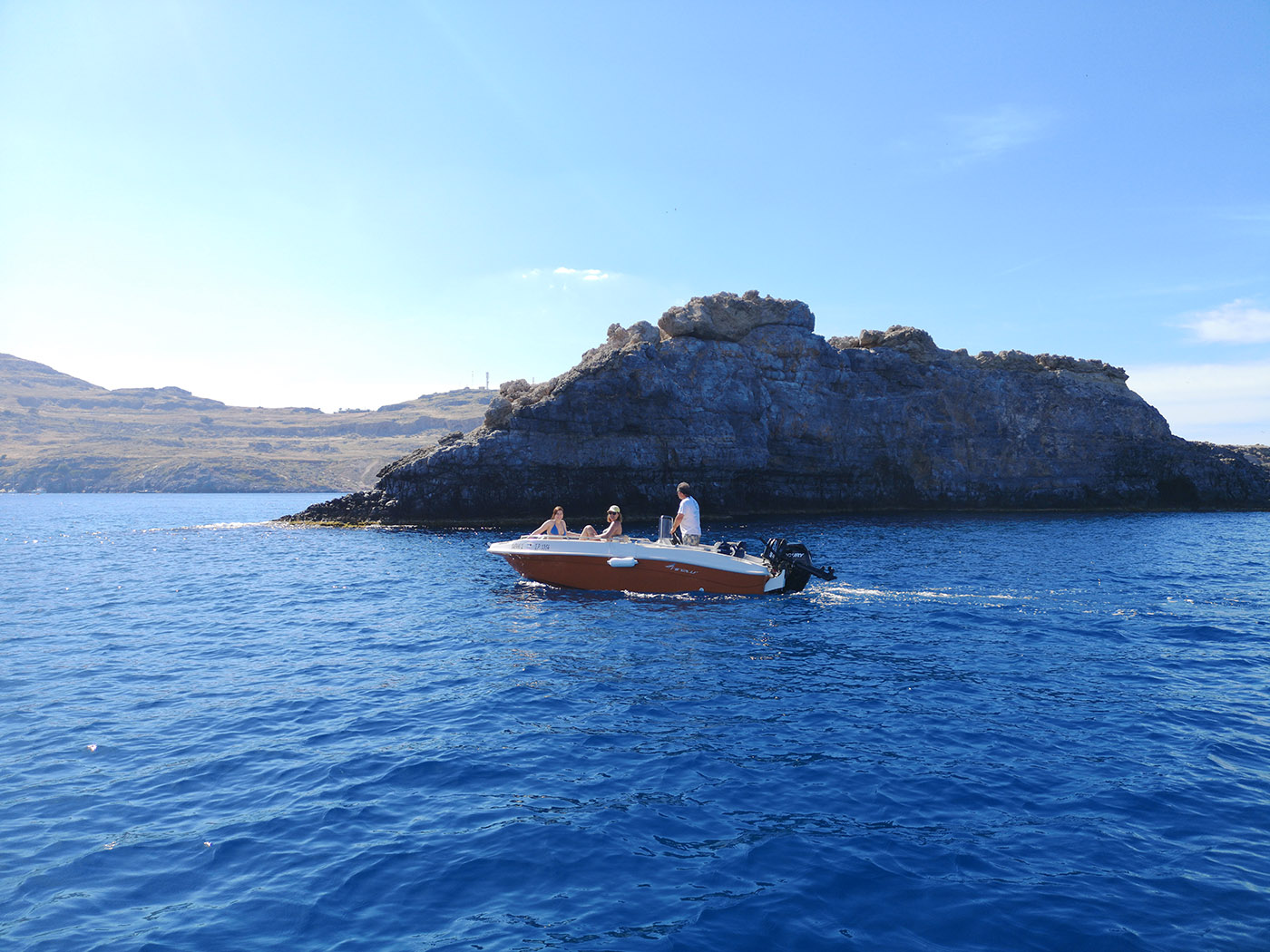 Happy boats trip Happy boats trip